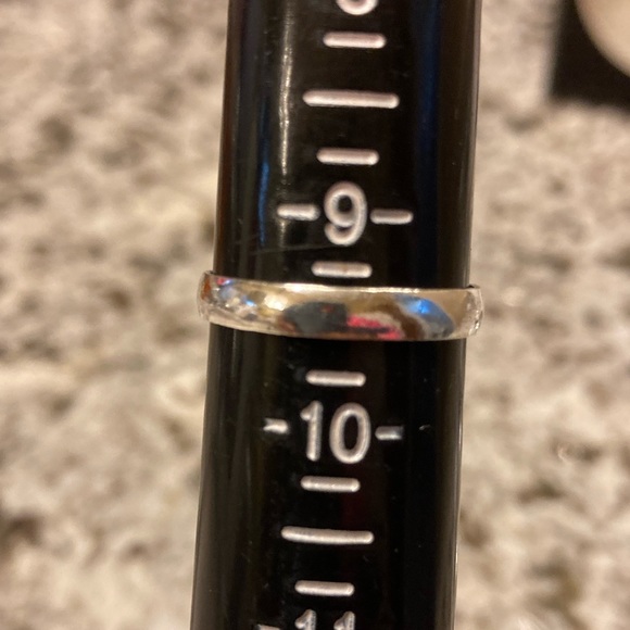 Oval Shaped Labradorite Solitaire Ring - Blue Flash - Picture 4 of 5